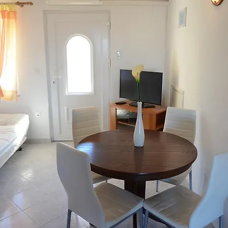 Apartament Karuso Kampor